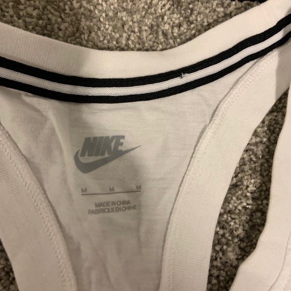 nike top - Picture 2 of 2